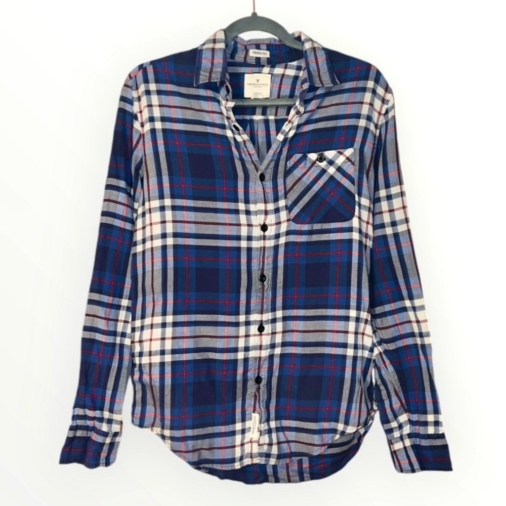American Eagle Seriously Soft Classic Fit Blue White Red Plaid Flannel Button Up